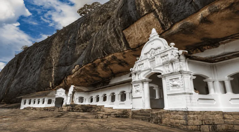 Dambulla Golden Cave Temple